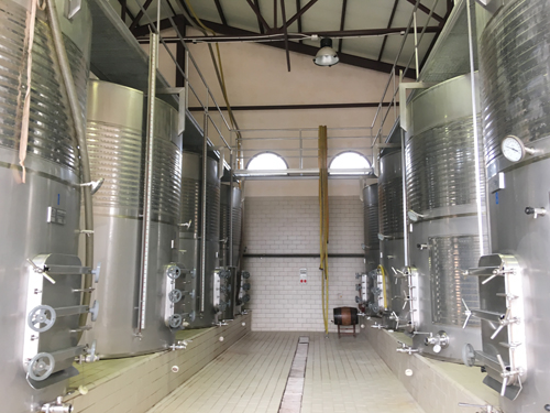 ワイン貯蔵タンク